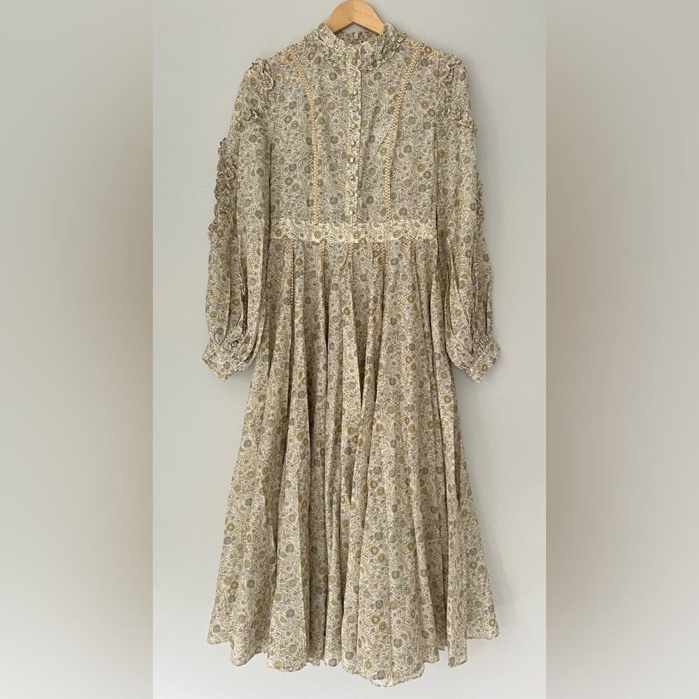 Ixiah Floral Long Sleeve Dress - Cream and Gold